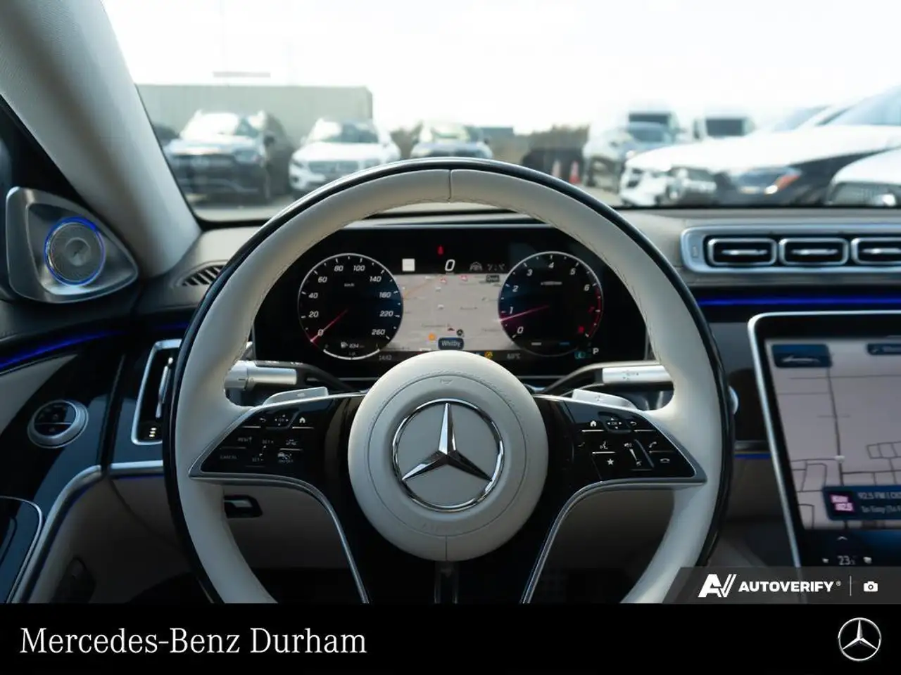 Mercedes-Benz S-Class снимка Mercedes-Benz S-Class