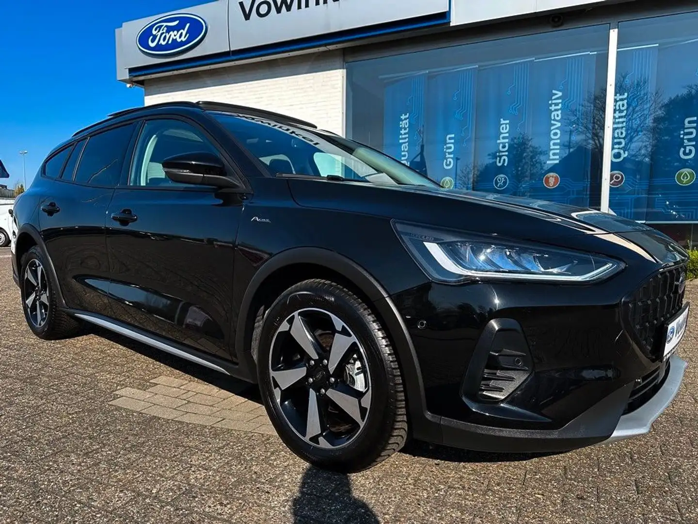 Ford Focus Turnier Active X +iACC+BLIS+Pano+RFK+Sync4 Schwarz - 2