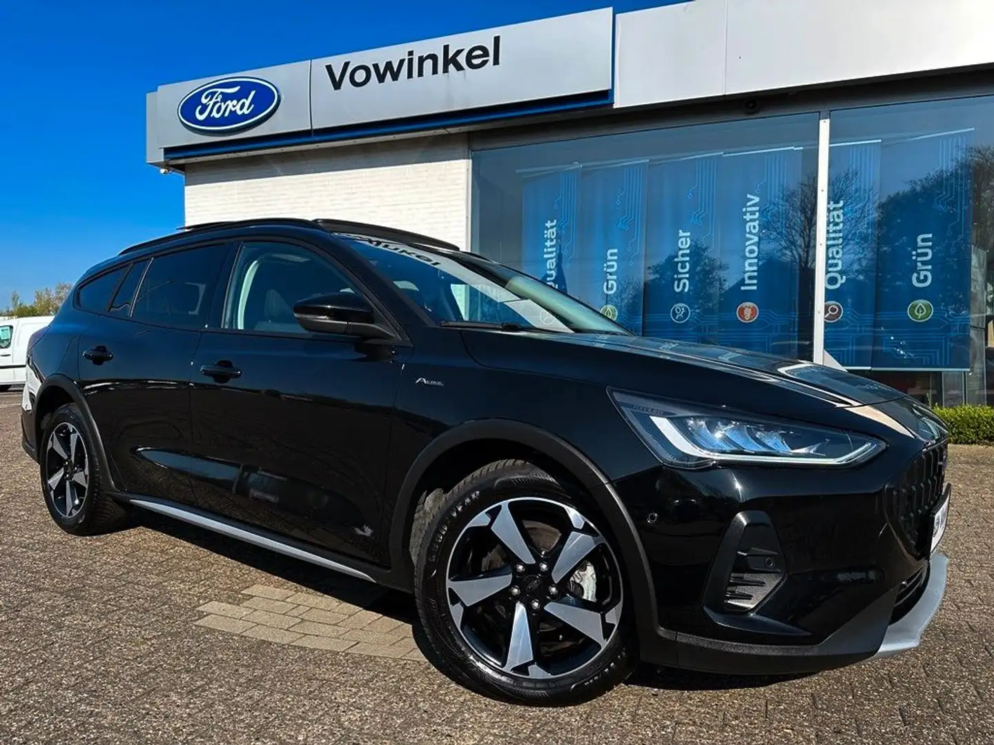 Ford Focus Turnier Active X +iACC+BLIS+Pano+RFK+Sync4 Schwarz - 1