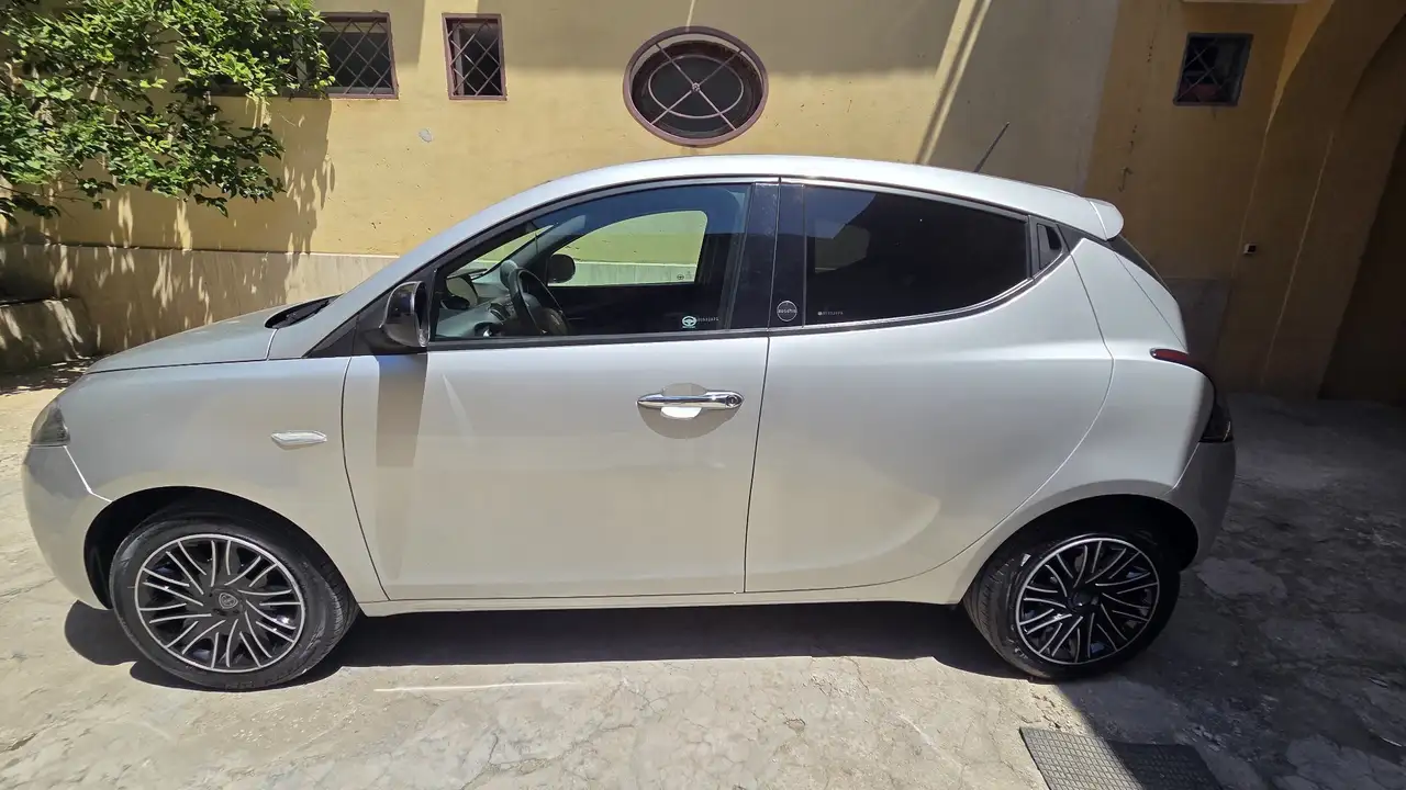 Lancia Ypsilon 2021