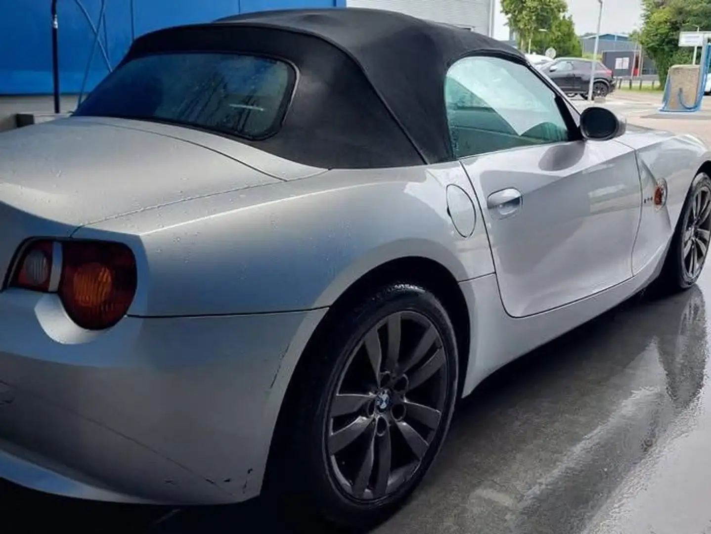 BMW 2.5i Срібний - 2