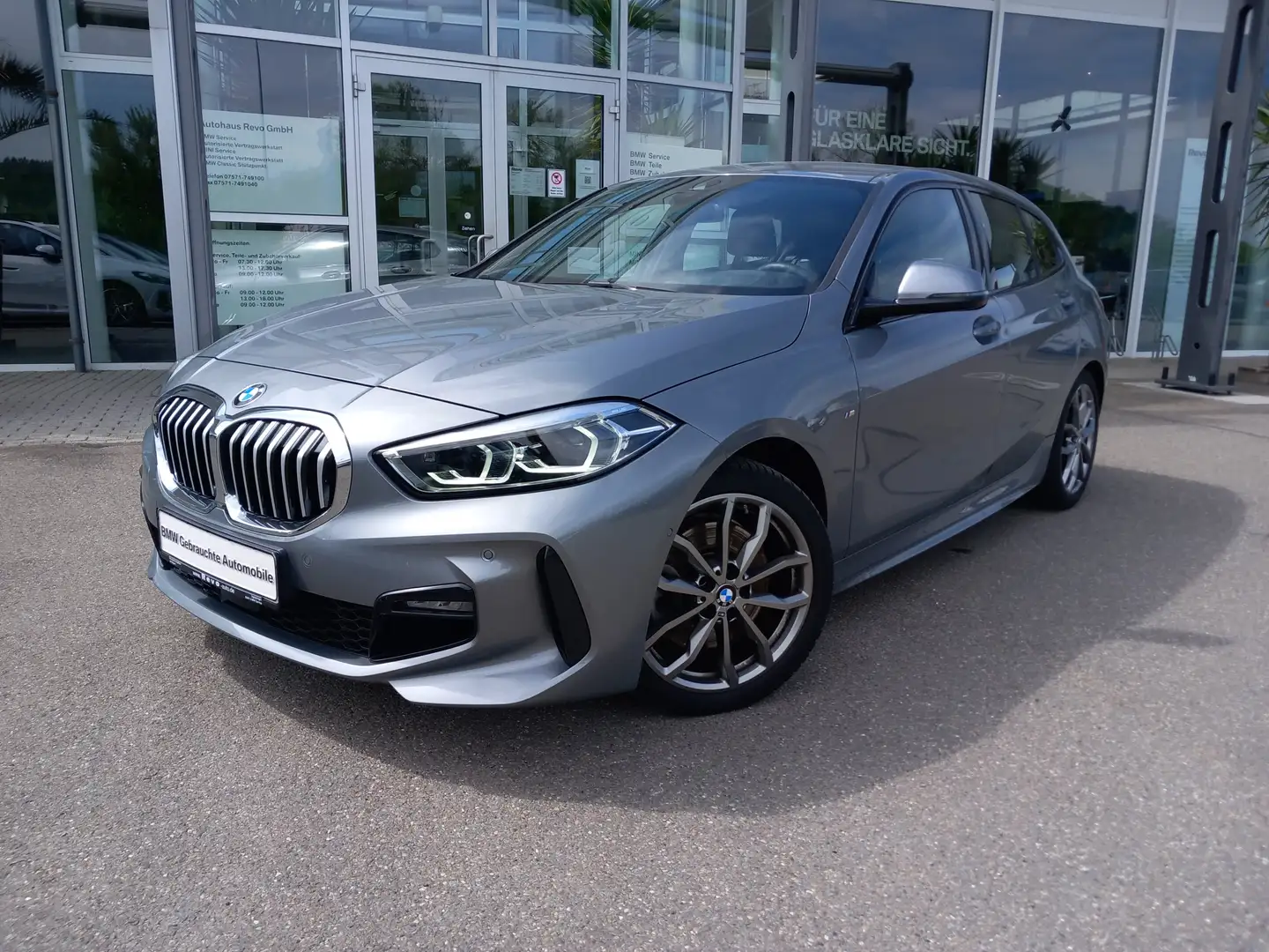 BMW 120 d xDrive Aut MSport LED ParkAss ConnectProf Grau - 2