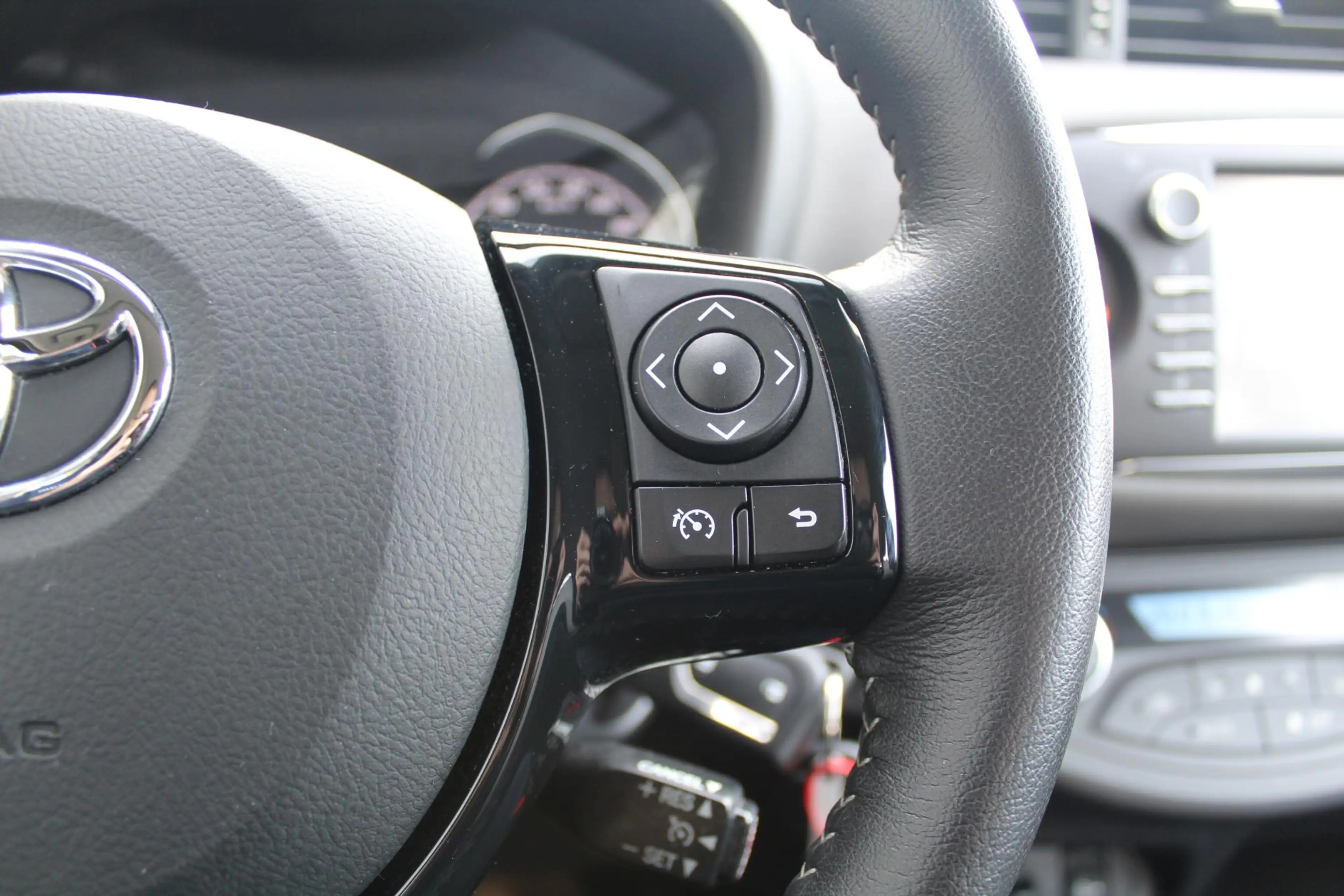 Toyota Yaris 1.5 VVT-i Aspiration | Trekhaak | Camera | Cruise — photo 9