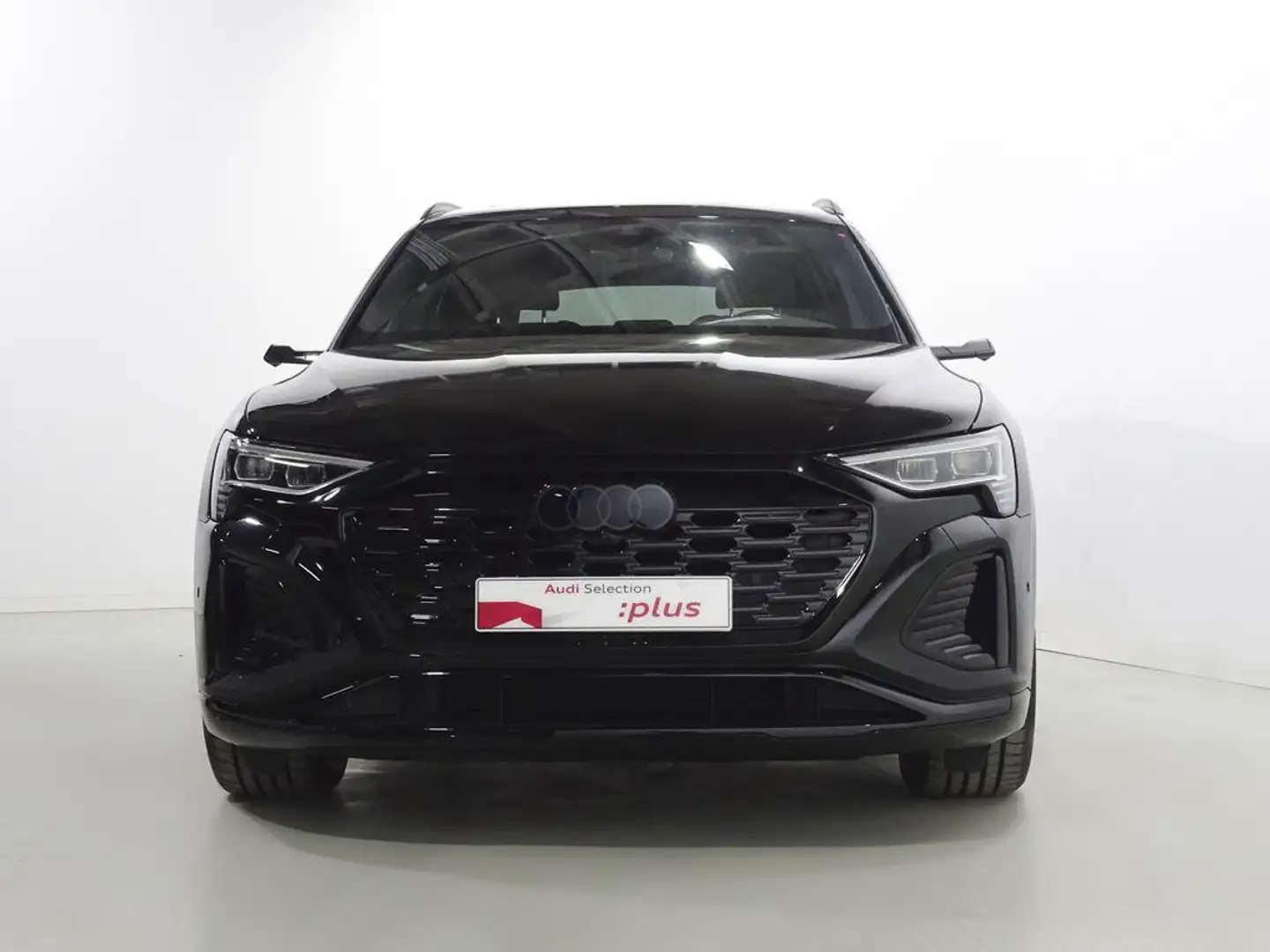 Audi Q8 e-tron 55 quattro S line Schwarz - 2