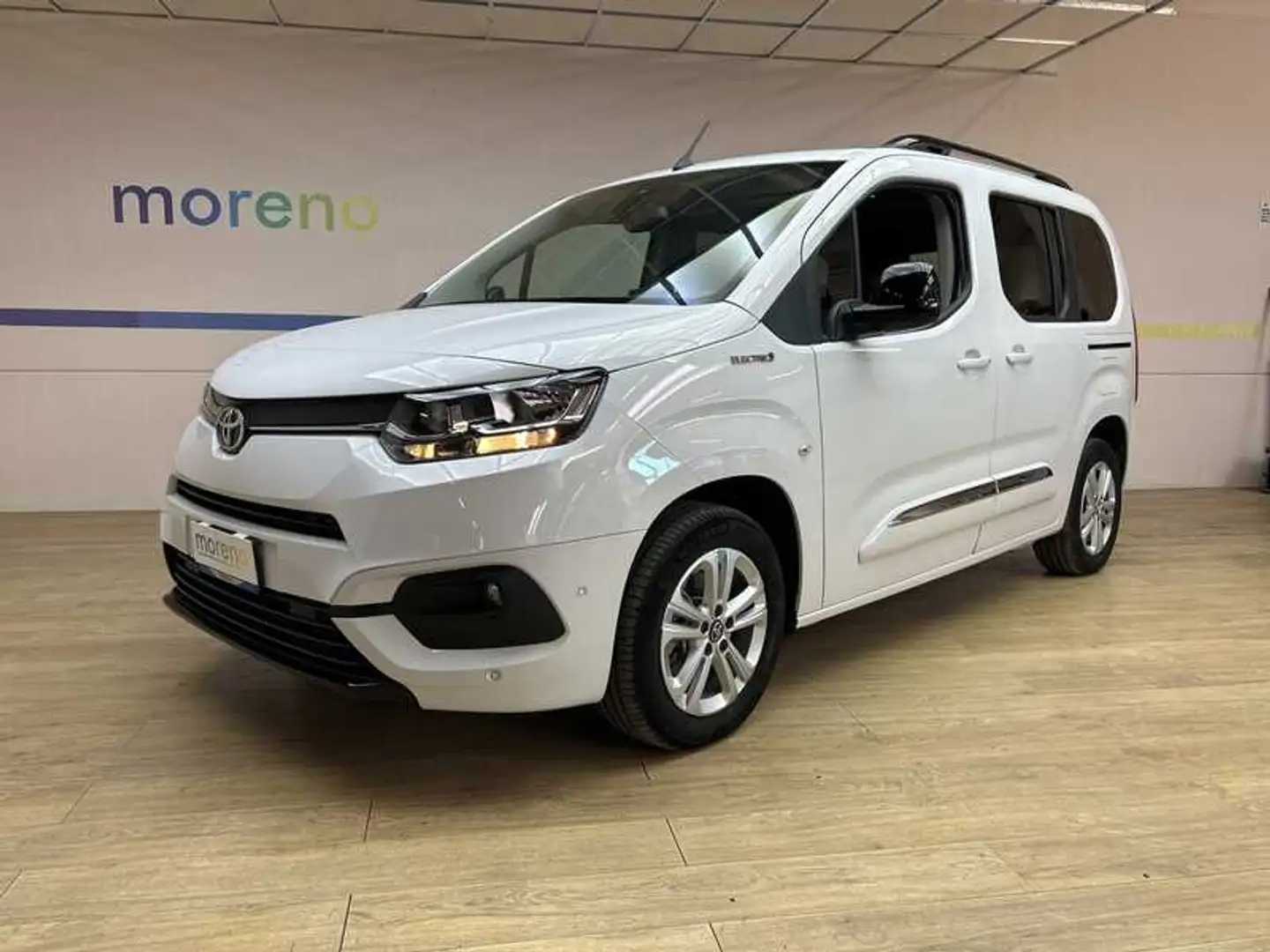 Toyota Proace City electric L1 50kWh D Executive Černá - 1