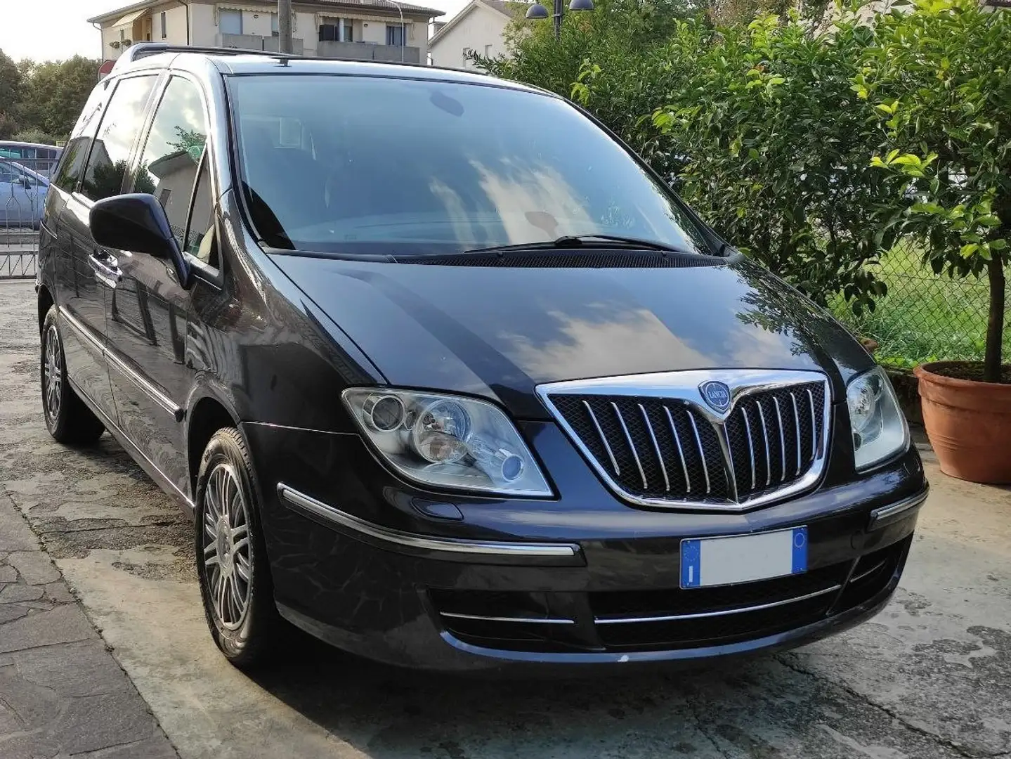 Lancia Phedra 2.2 mjt Platinum 170cv auto dpf Schwarz - 1