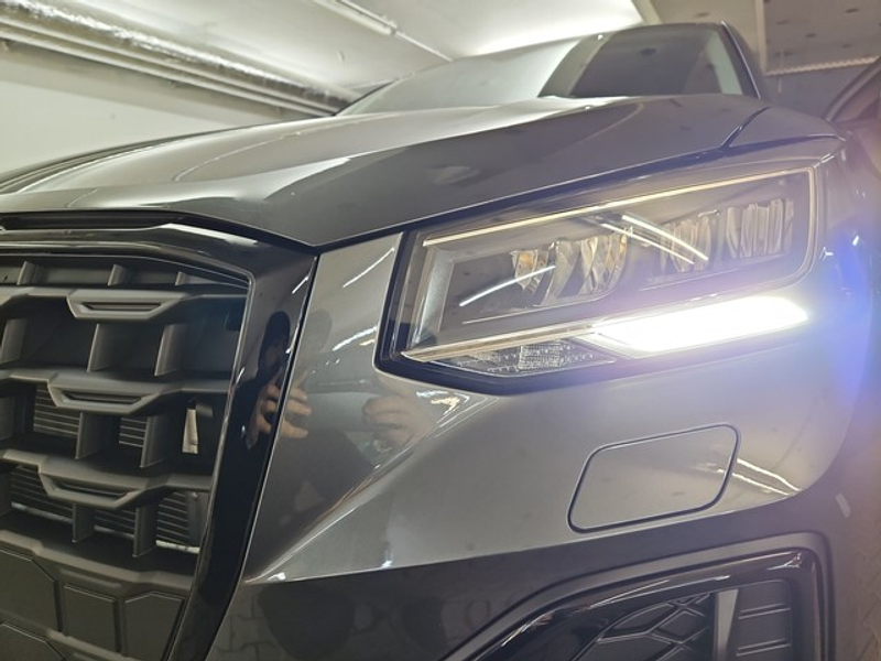 Audi Q2 S line Optikpaket Allwetterreifen Komfortpaket — photo 3