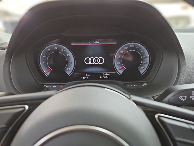 Audi Q2 S line Optikpaket Allwetterreifen Komfortpaket — photo 13