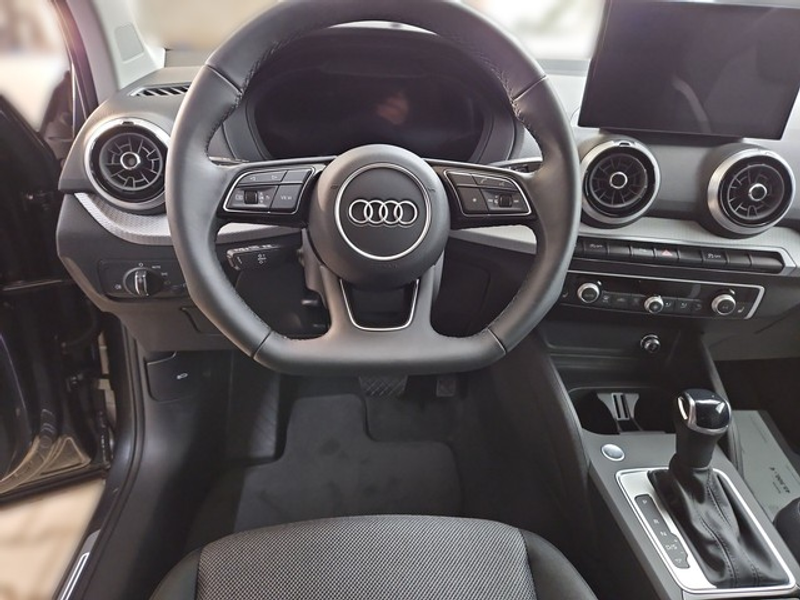 Audi Q2 S line Optikpaket Allwetterreifen Komfortpaket — photo 14