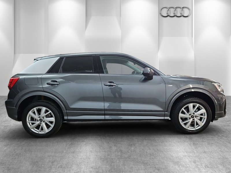 Audi Q2 S line Optikpaket Allwetterreifen Komfortpaket — photo 7