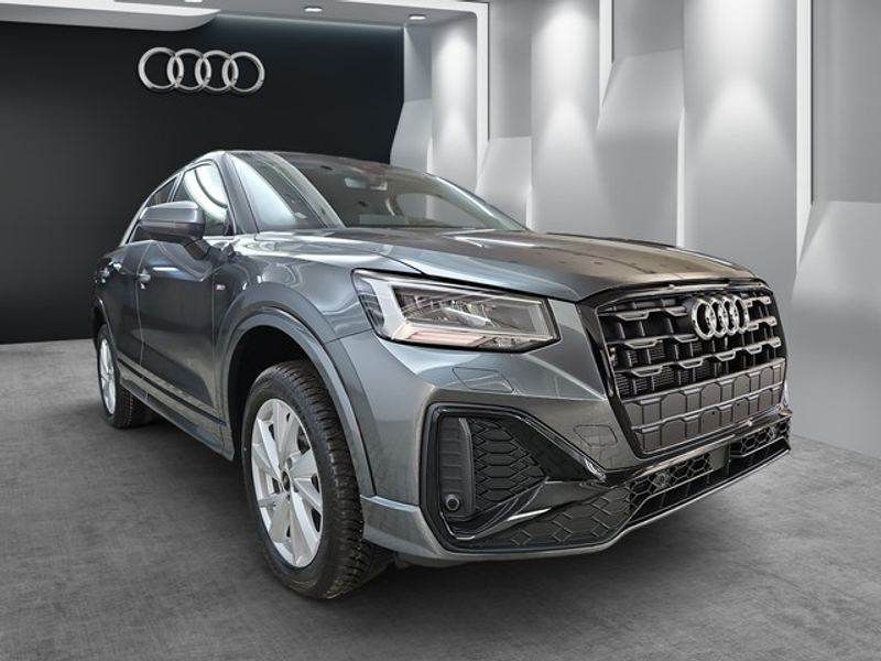 Audi Q2 S line Optikpaket Allwetterreifen Komfortpaket — photo 5