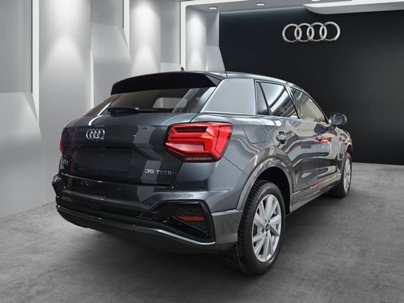 Audi Q2 S line Optikpaket Allwetterreifen Komfortpaket — photo 8