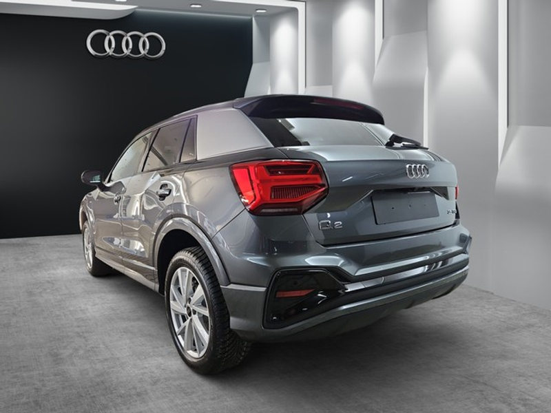 Audi Q2 S line Optikpaket Allwetterreifen Komfortpaket — photo 9