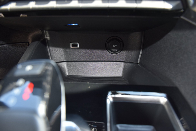 Peugeot 5008 1.2 PureTech GT-Line , Led ,Pano dak, Lederen sp. — photo 47