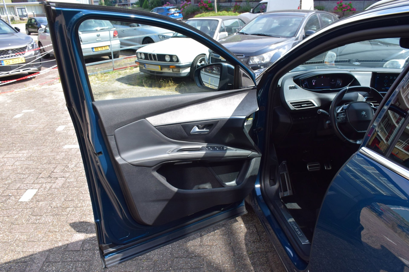 Peugeot 5008 1.2 PureTech GT-Line , Led ,Pano dak, Lederen sp. — photo 27