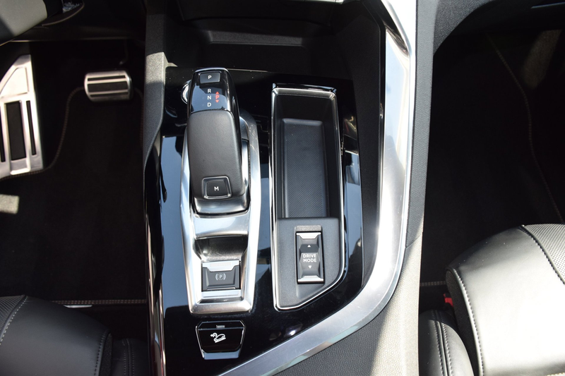 Peugeot 5008 1.2 PureTech GT-Line , Led ,Pano dak, Lederen sp. — photo 48