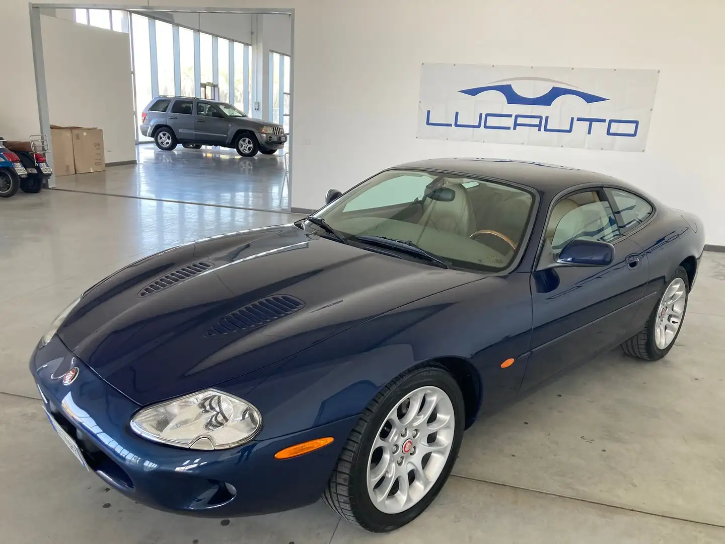 Jaguar XKR Coupe 4.0 Blau - 2