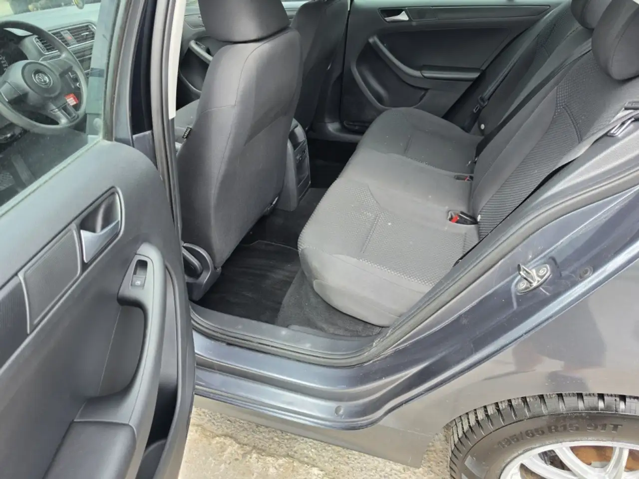 Volkswagen Jetta снимка Volkswagen Jetta