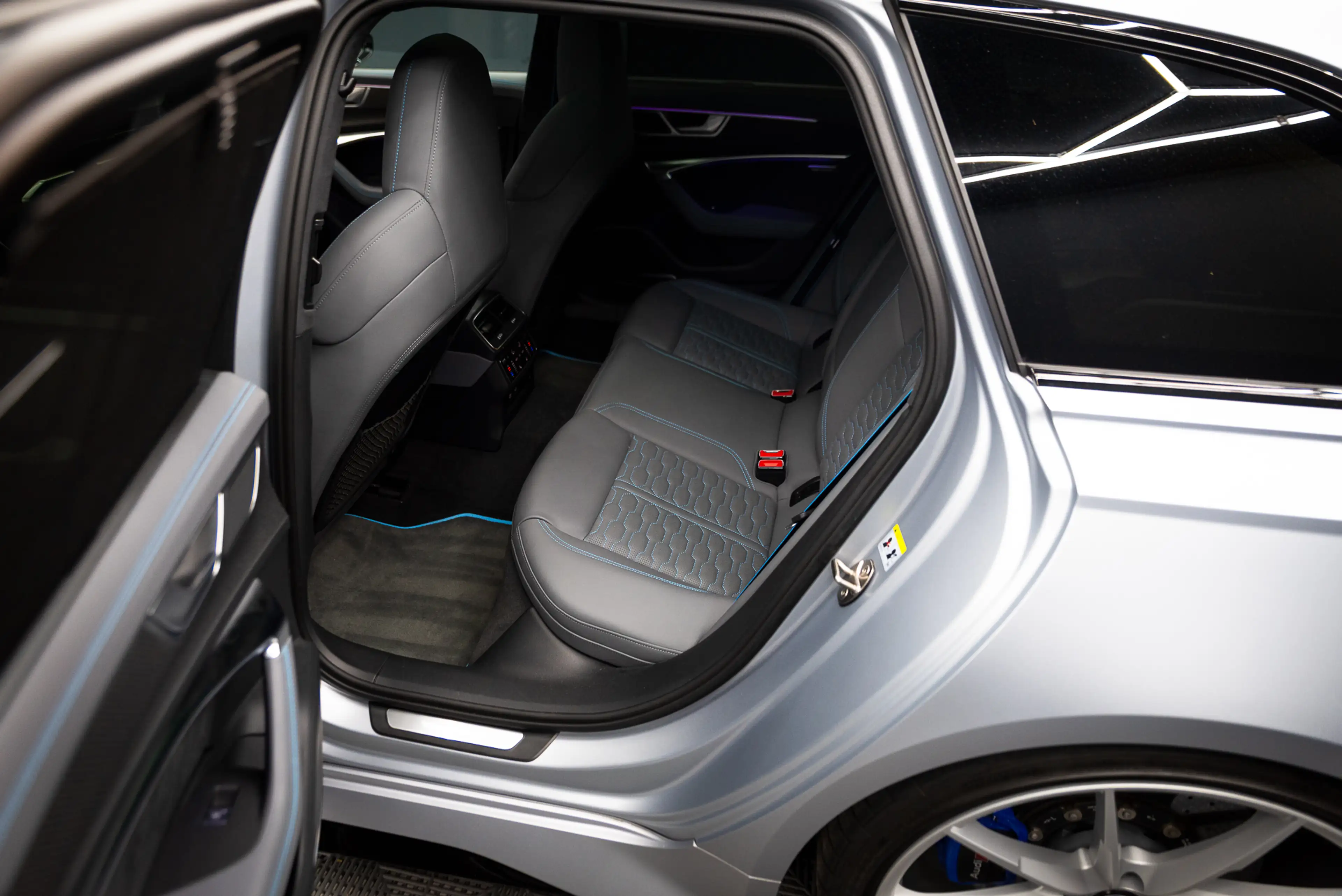 Audi RS6 A6 Avant TFSI quattro Keramisch / Dynamic+ / Exclu — photo 26