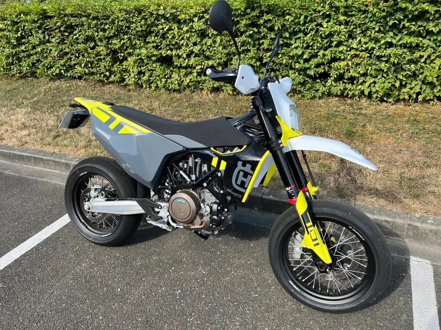 Husqvarna 701 Supermoto Gri - 2