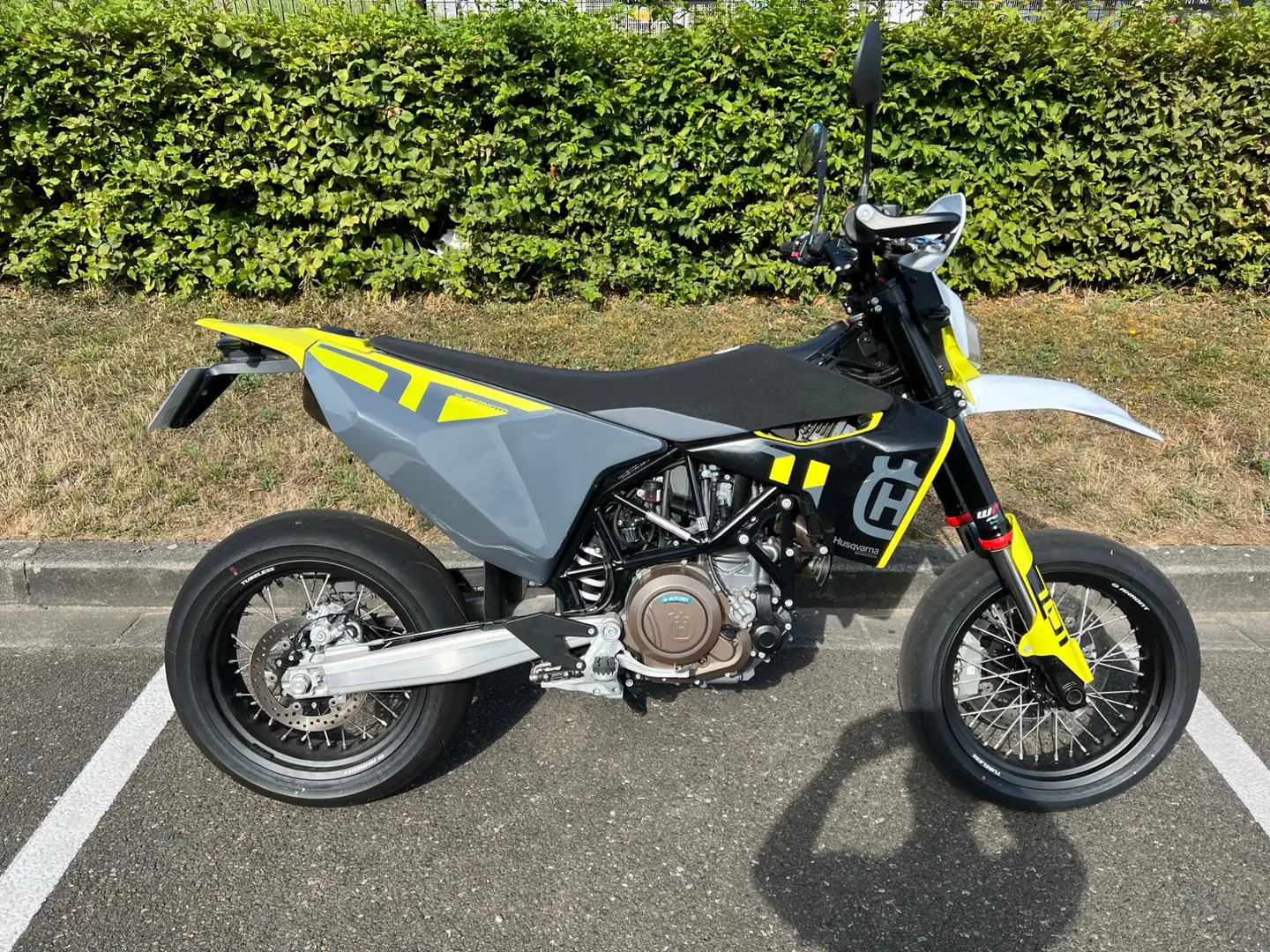 Husqvarna 701 Supermoto Gri - 1