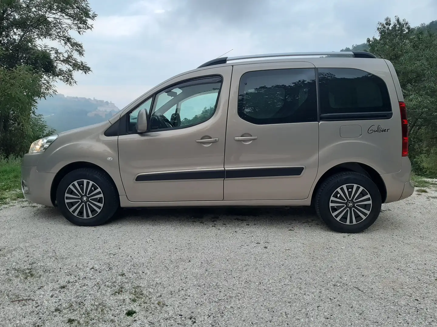 Peugeot Partner Partner Tepee 1.6 hdi Outdoor 92cv E5 Oro - 1