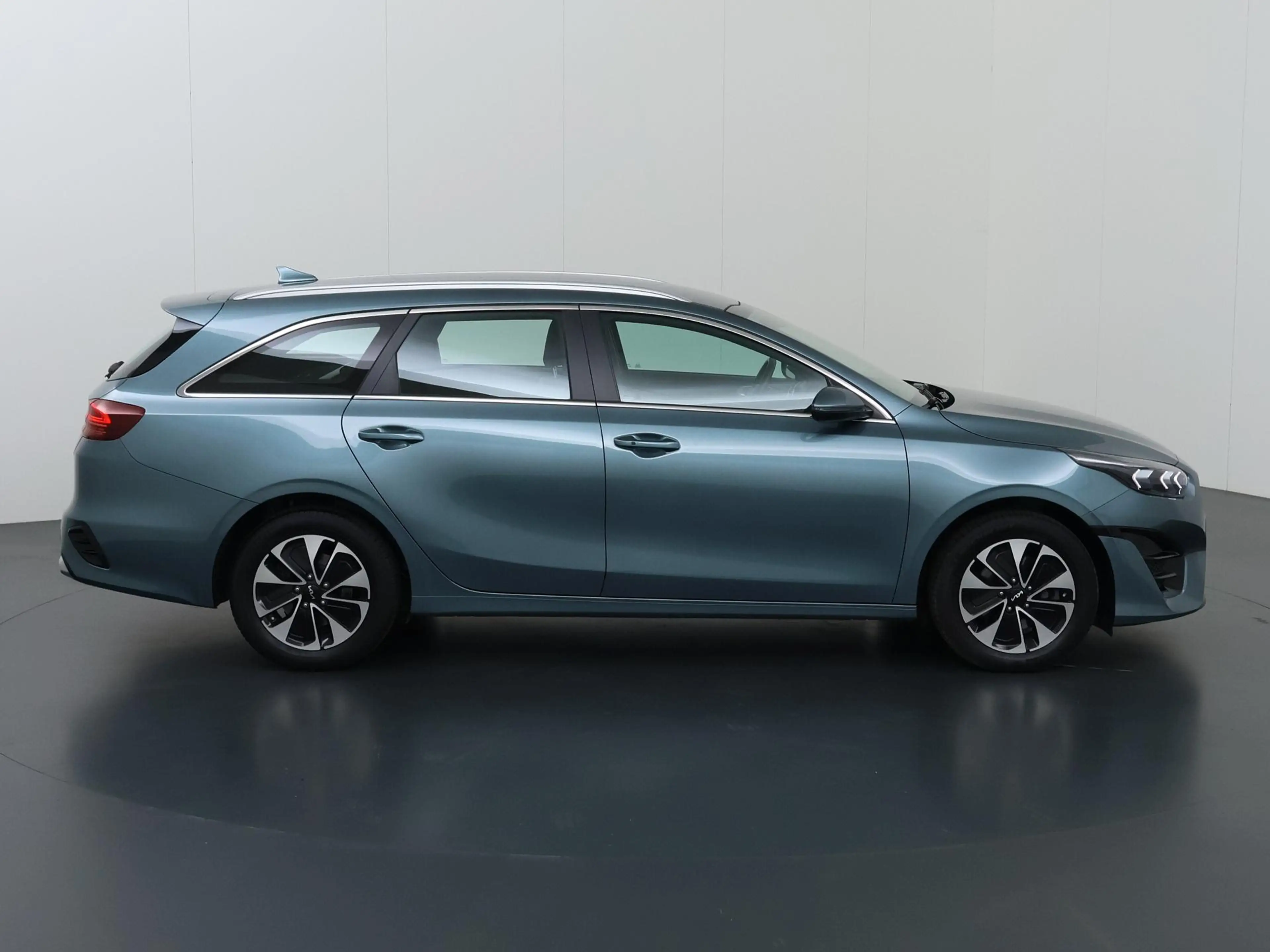 Kia Ceed SW / cee'd SW Sportswagon 1.6 GDI PHEV DynamicPlusLine | Stoel / — photo 6