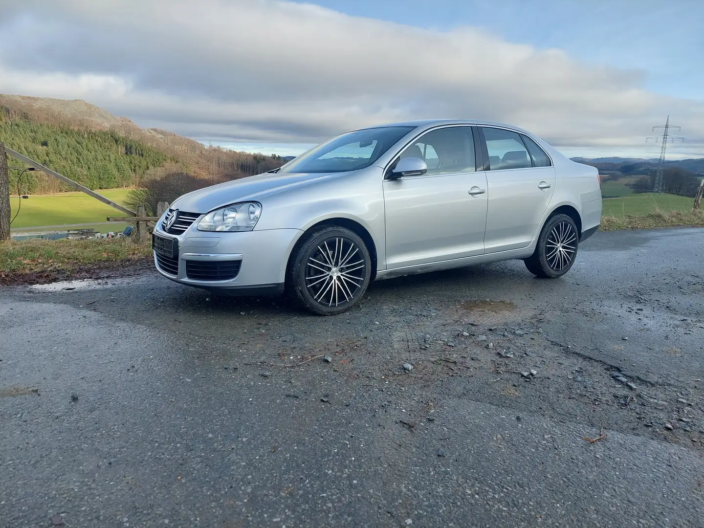 Volkswagen Jetta Jetta 1.6 Comfortline Silber - 2