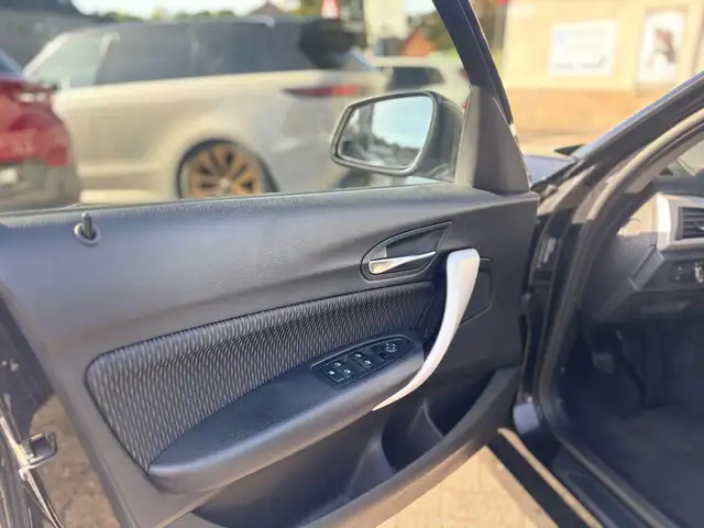BMW 1 Series view 8