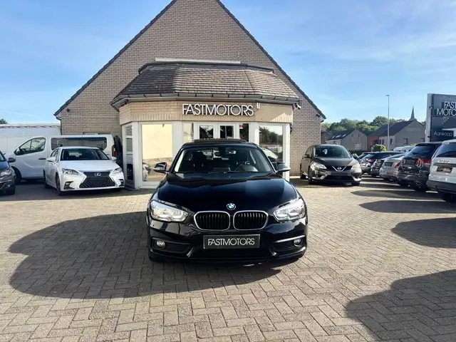 BMW 1 Series view 2