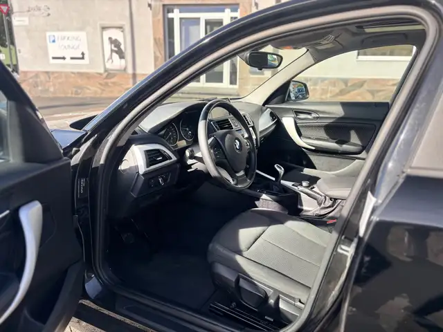 BMW 1 Series view 9