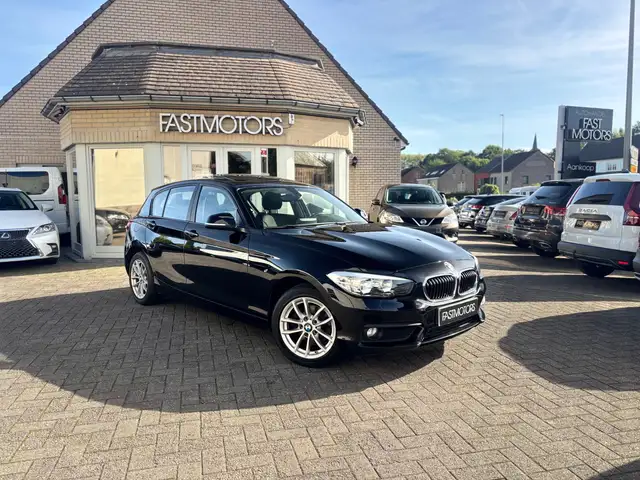 BMW 1 Series view 4
