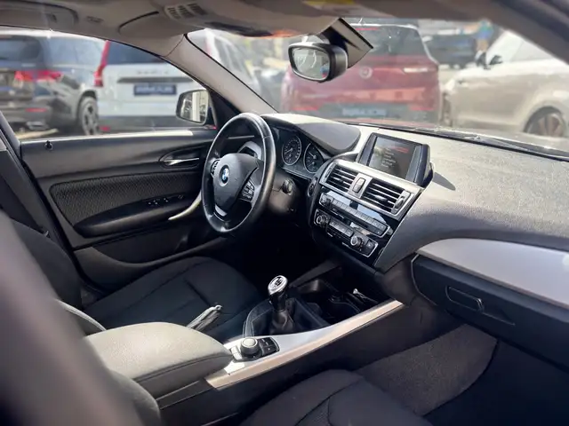 BMW 1 Series view 11