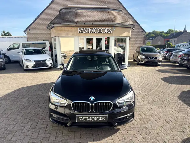 BMW 1 Series view 3