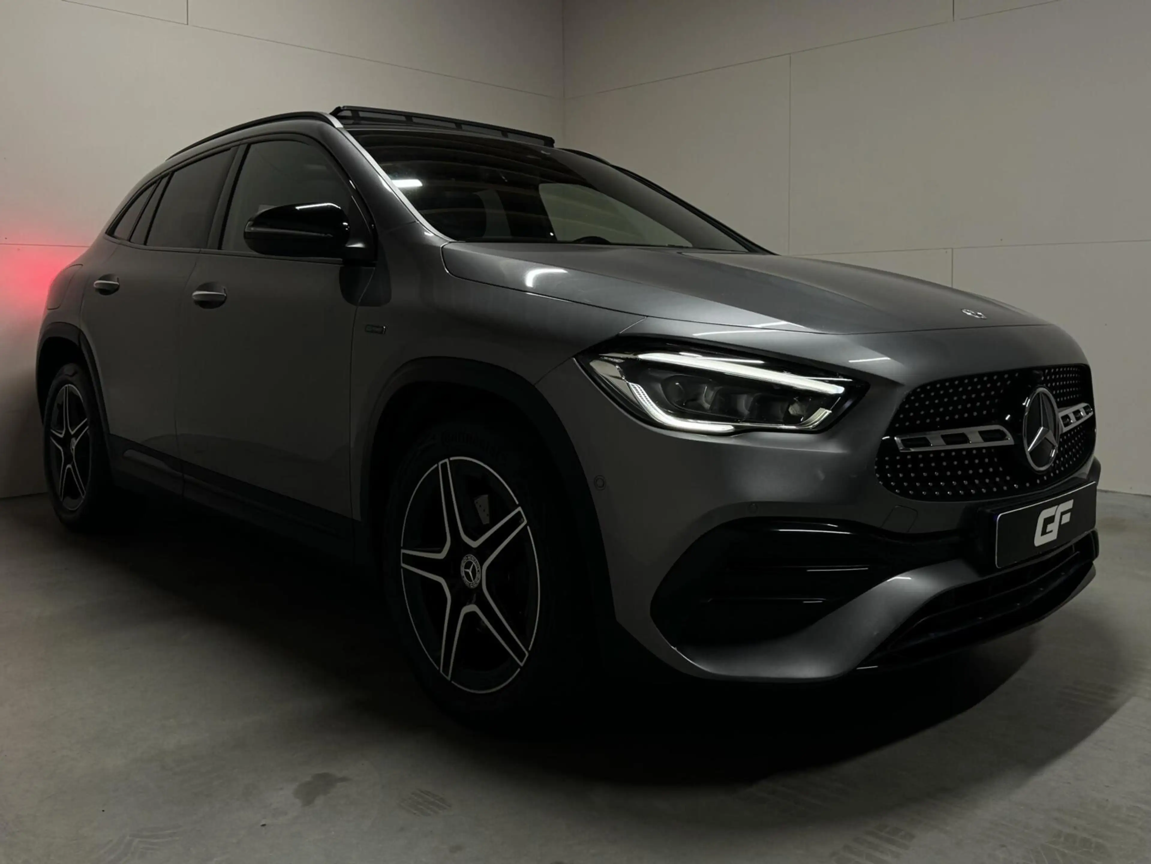 Mercedes-Benz GLA 250 e AMG Line Pano Memory Sfeer Camera — photo 14