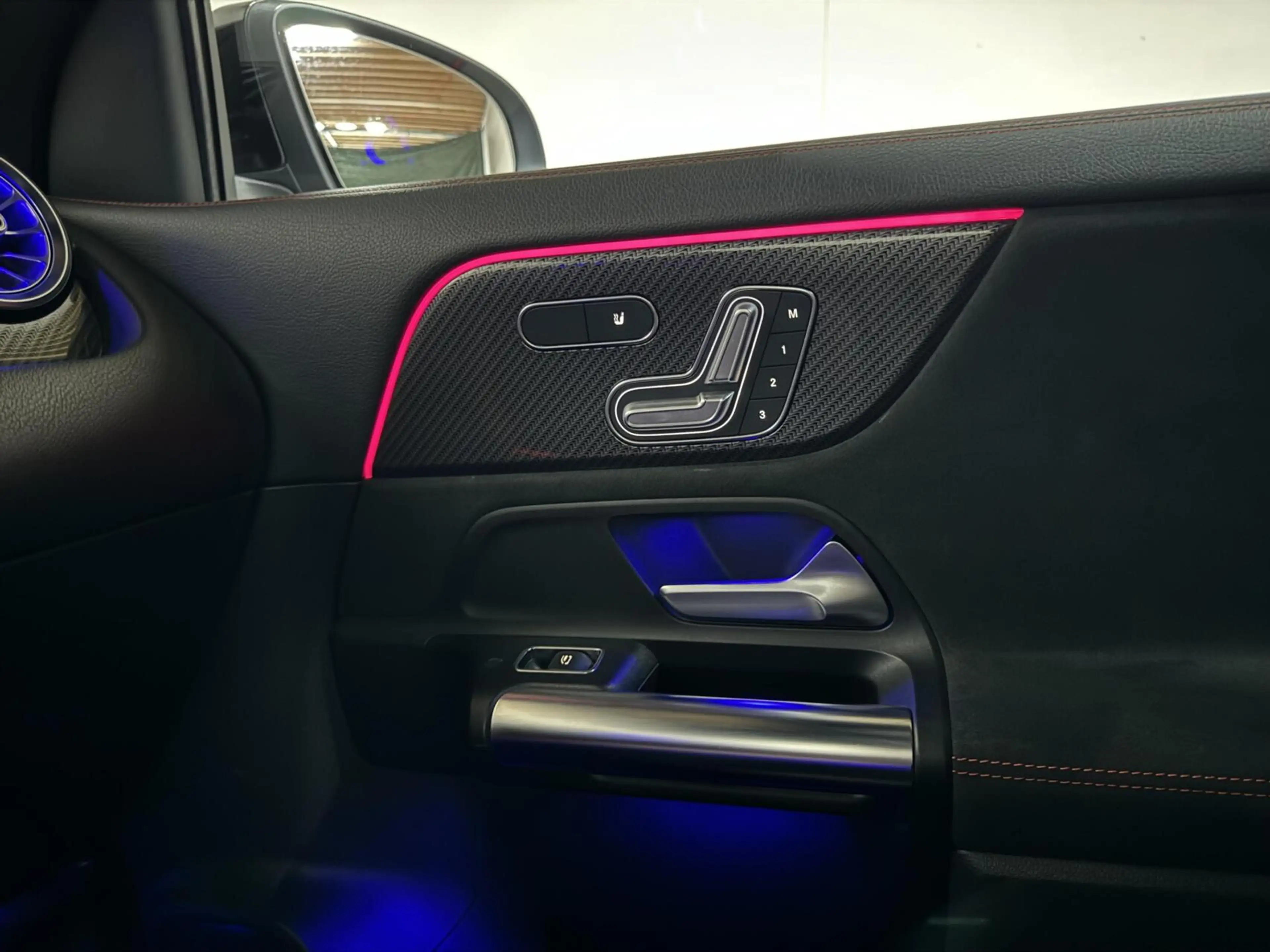 Mercedes-Benz GLA 250 e AMG Line Pano Memory Sfeer Camera — photo 42