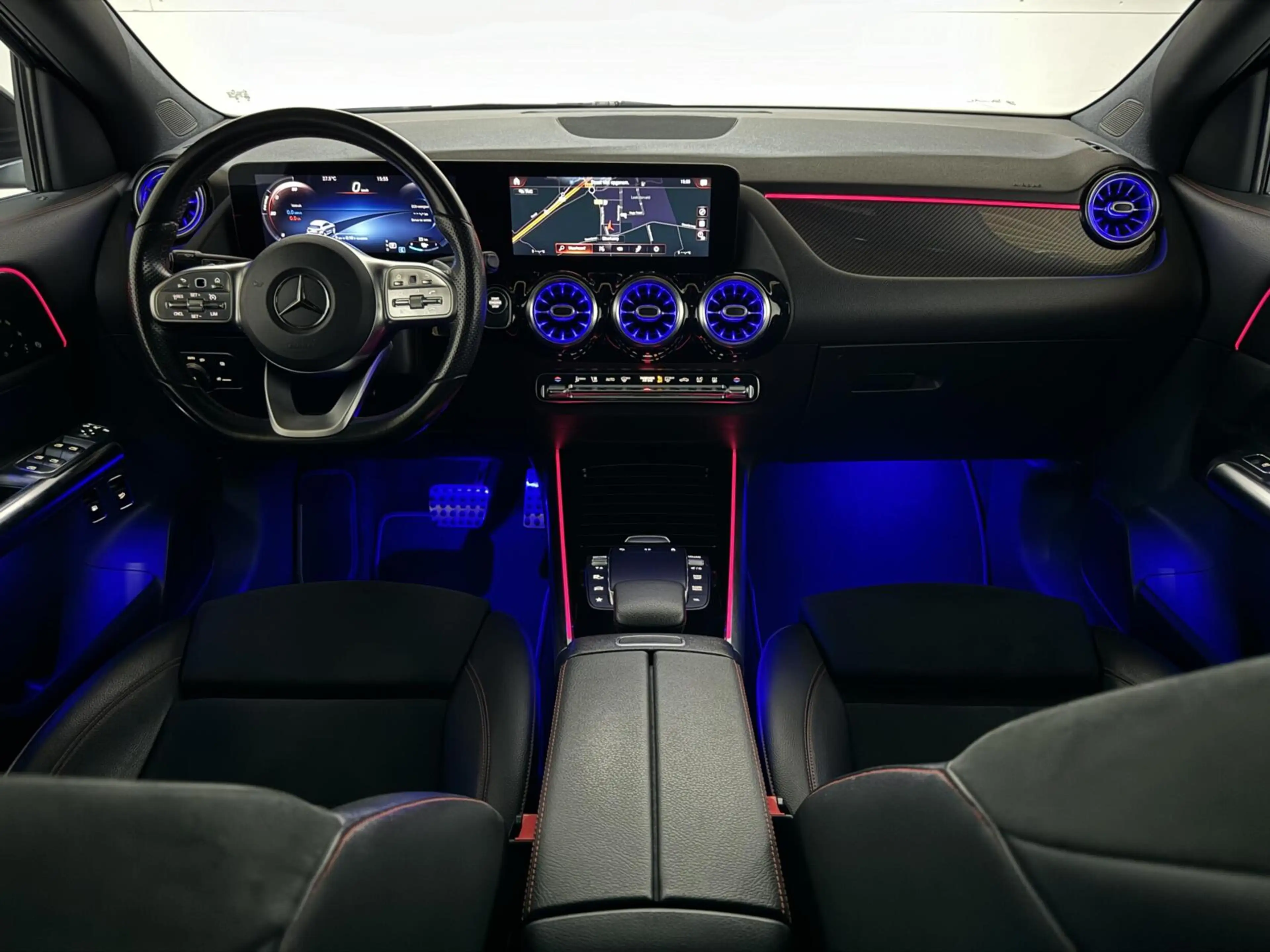 Mercedes-Benz GLA 250 e AMG Line Pano Memory Sfeer Camera — photo 19