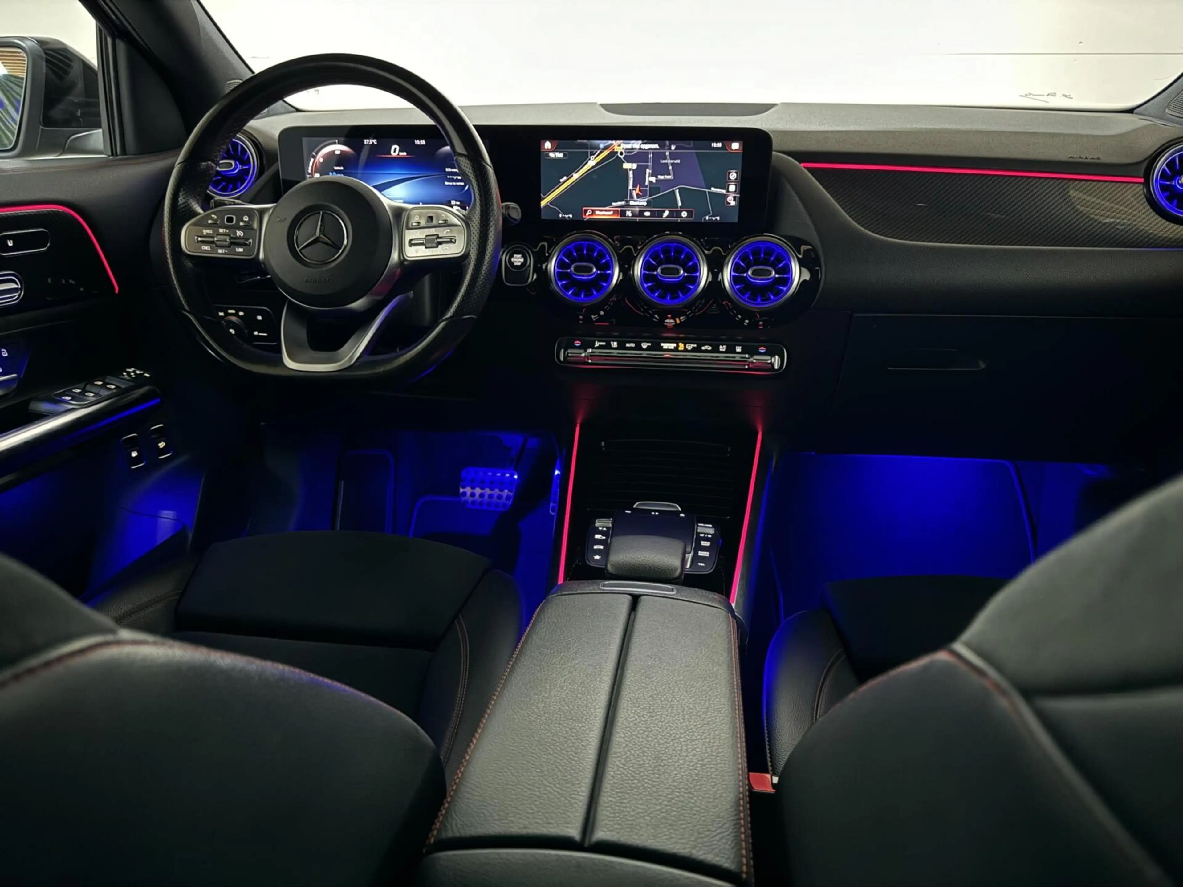 Mercedes-Benz GLA 250 e AMG Line Pano Memory Sfeer Camera — photo 18