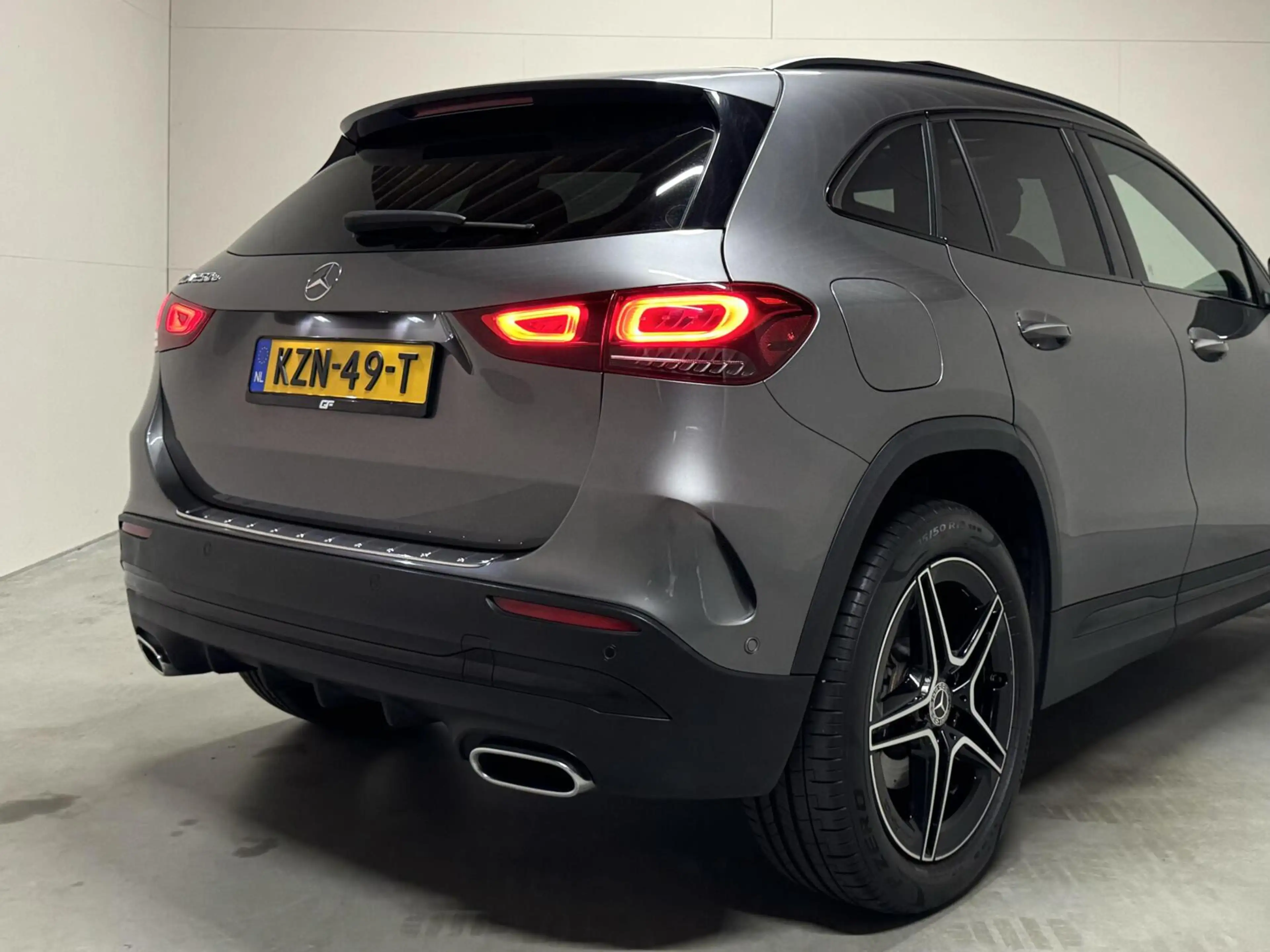 Mercedes-Benz GLA 250 e AMG Line Pano Memory Sfeer Camera — photo 48
