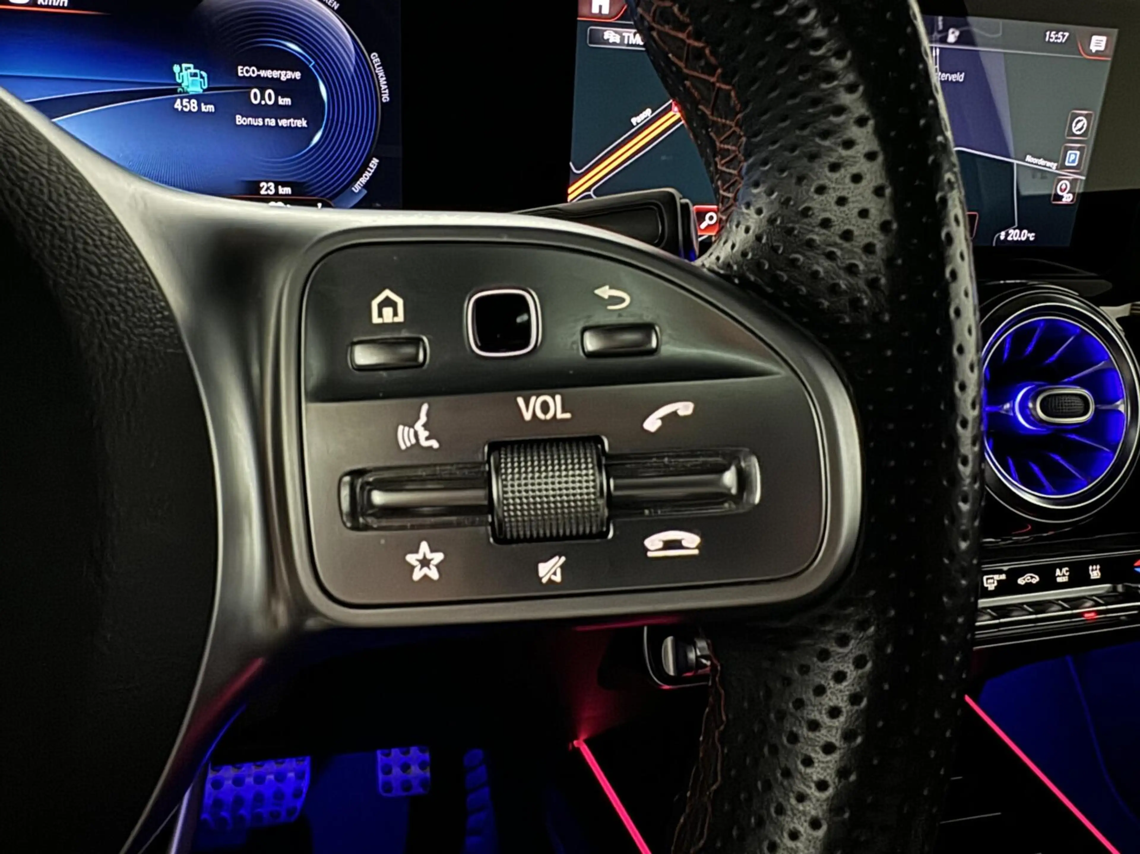 Mercedes-Benz GLA 250 e AMG Line Pano Memory Sfeer Camera — photo 28