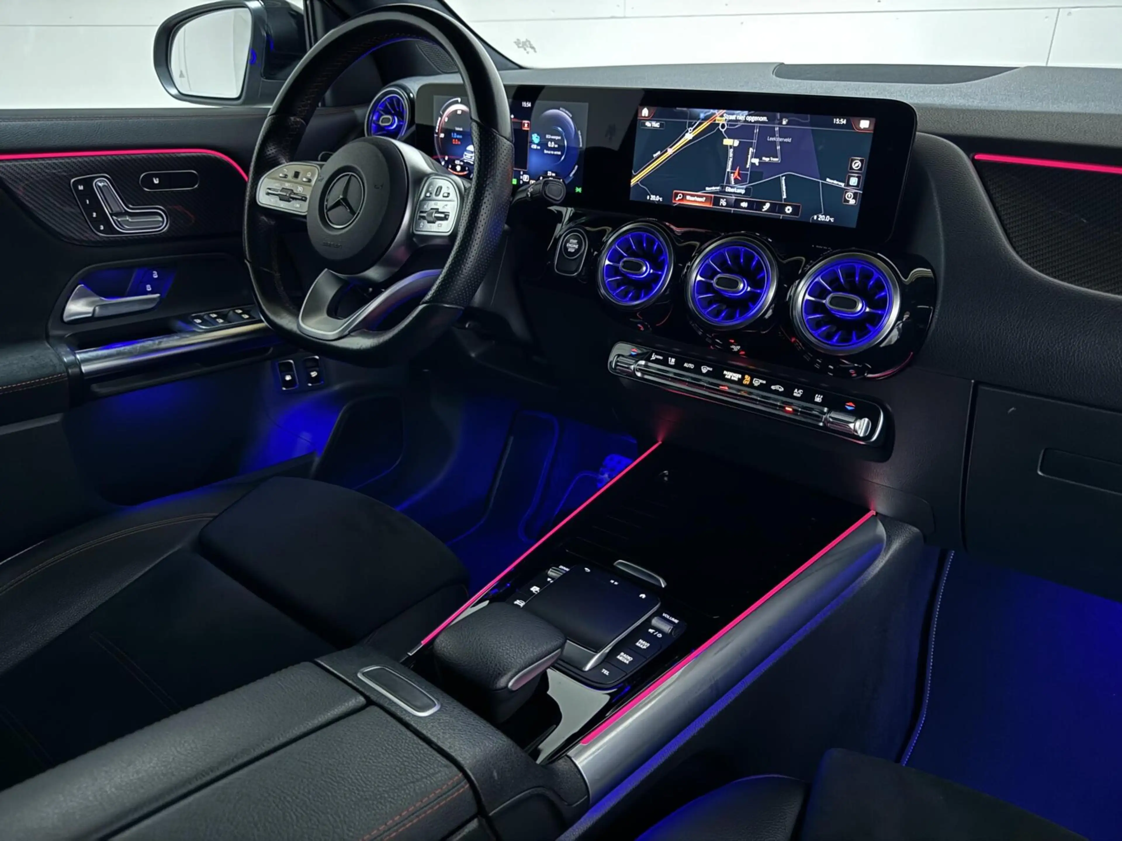 Mercedes-Benz GLA 250 e AMG Line Pano Memory Sfeer Camera — photo 20