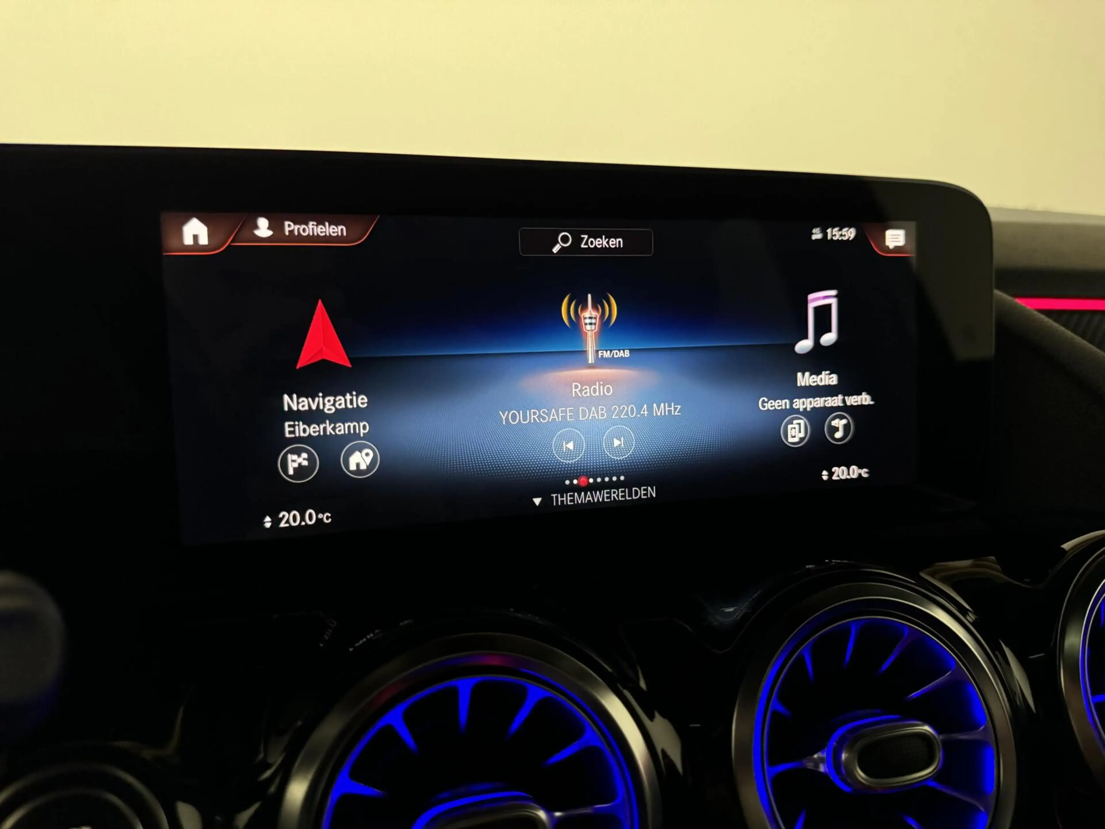 Mercedes-Benz GLA 250 e AMG Line Pano Memory Sfeer Camera — photo 38