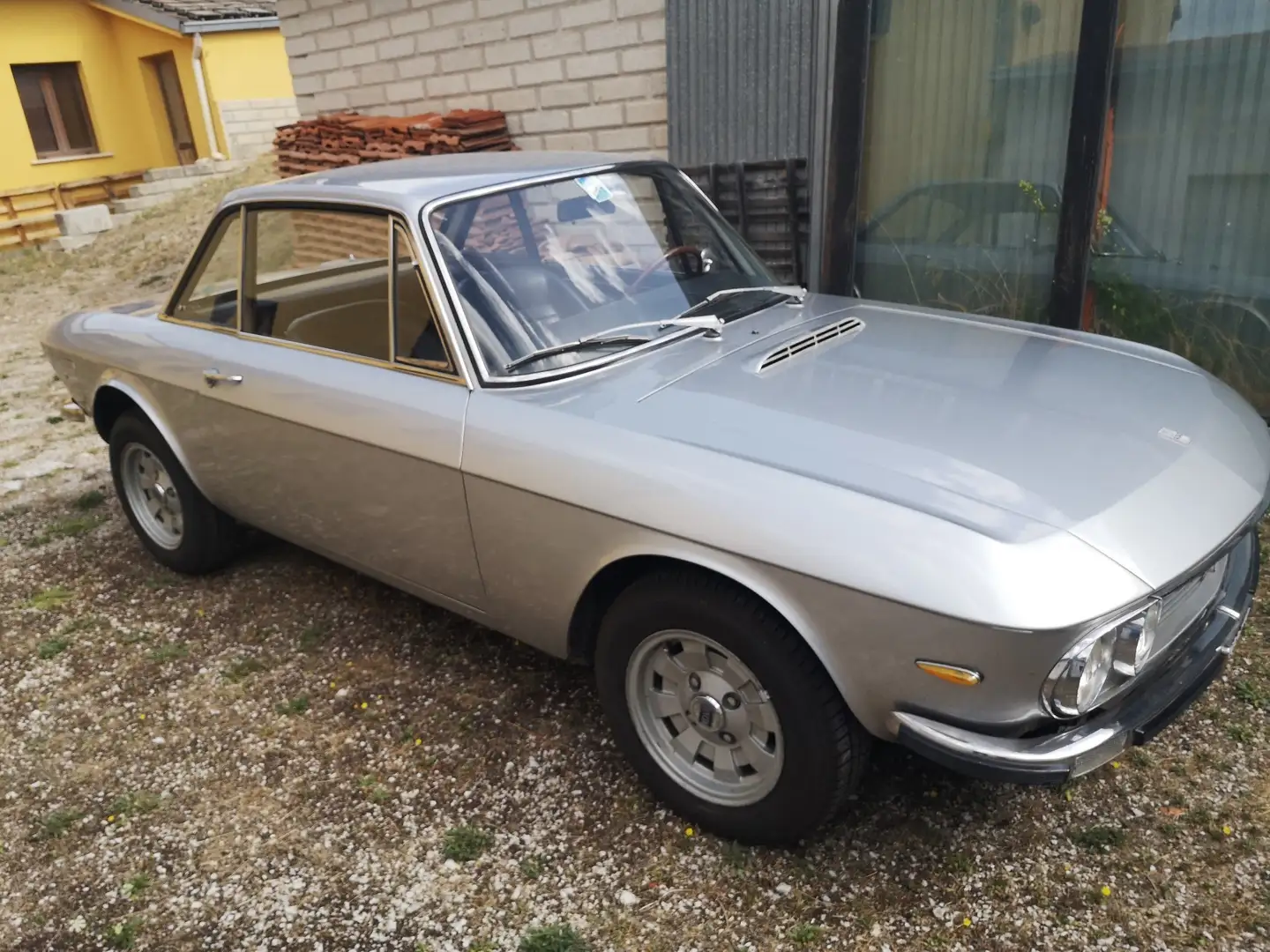 Lancia Fulvia Gümüş rengi - 1