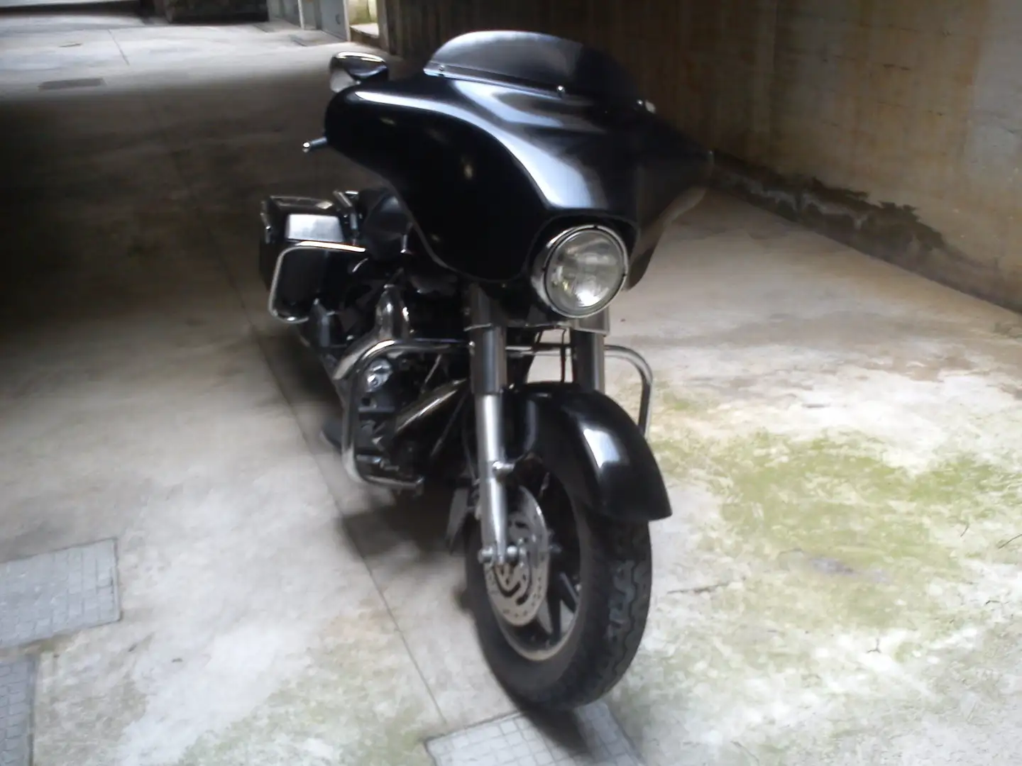 Harley-Davidson Electra Glide FLHT Negro - 1