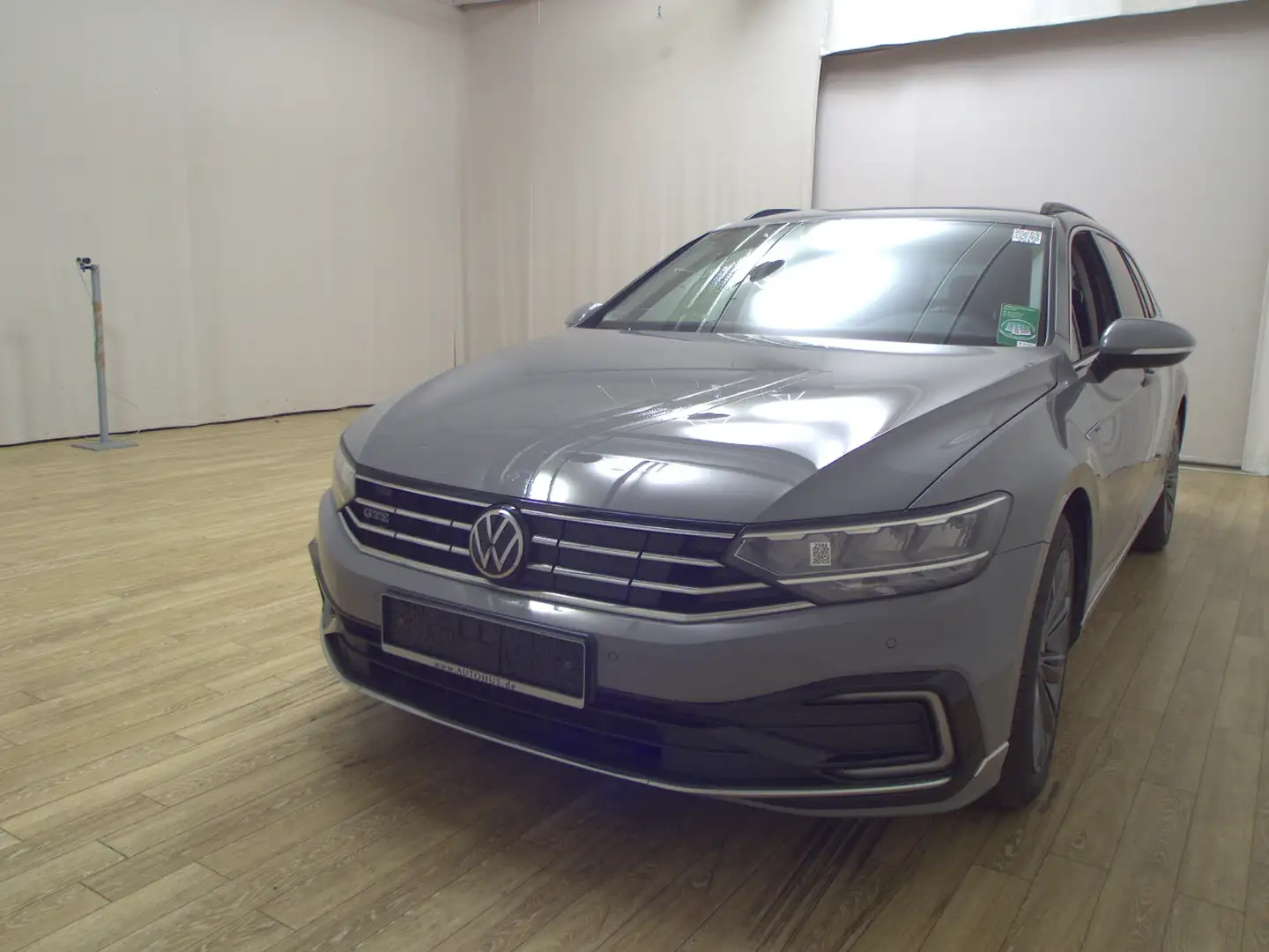 Volkswagen Passat Var. GTE 1.4 TSI Leder Navi RfK ACC Ahk Grau - 2