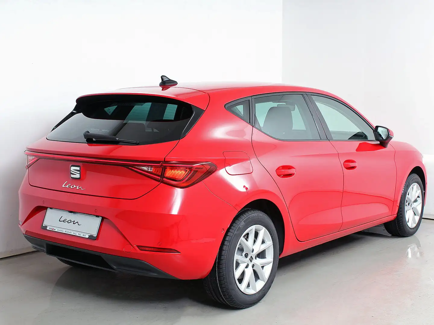 SEAT Leon Austria Edition 1.0 TSI 110 PS Rot - 2