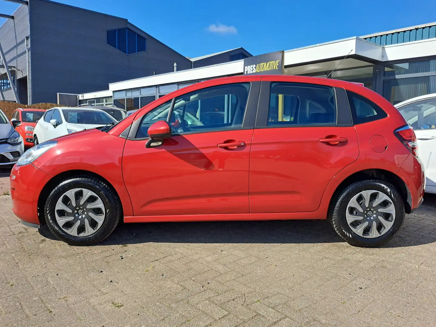 Citroen C3 1.2 PureTech Business |AIRCO|CRUISE|PDC|CARPLAY Rouge - 2