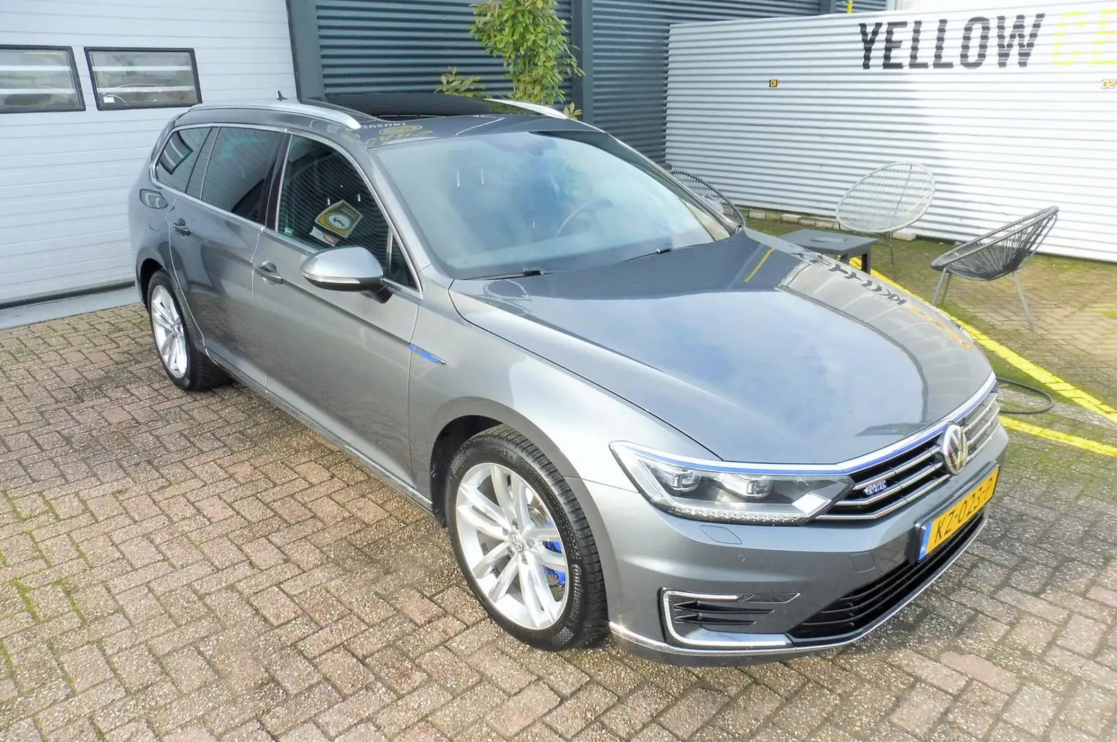 Volkswagen Passat Variant 1.4 TSI GTE Connected Series Plus Grijs - 2