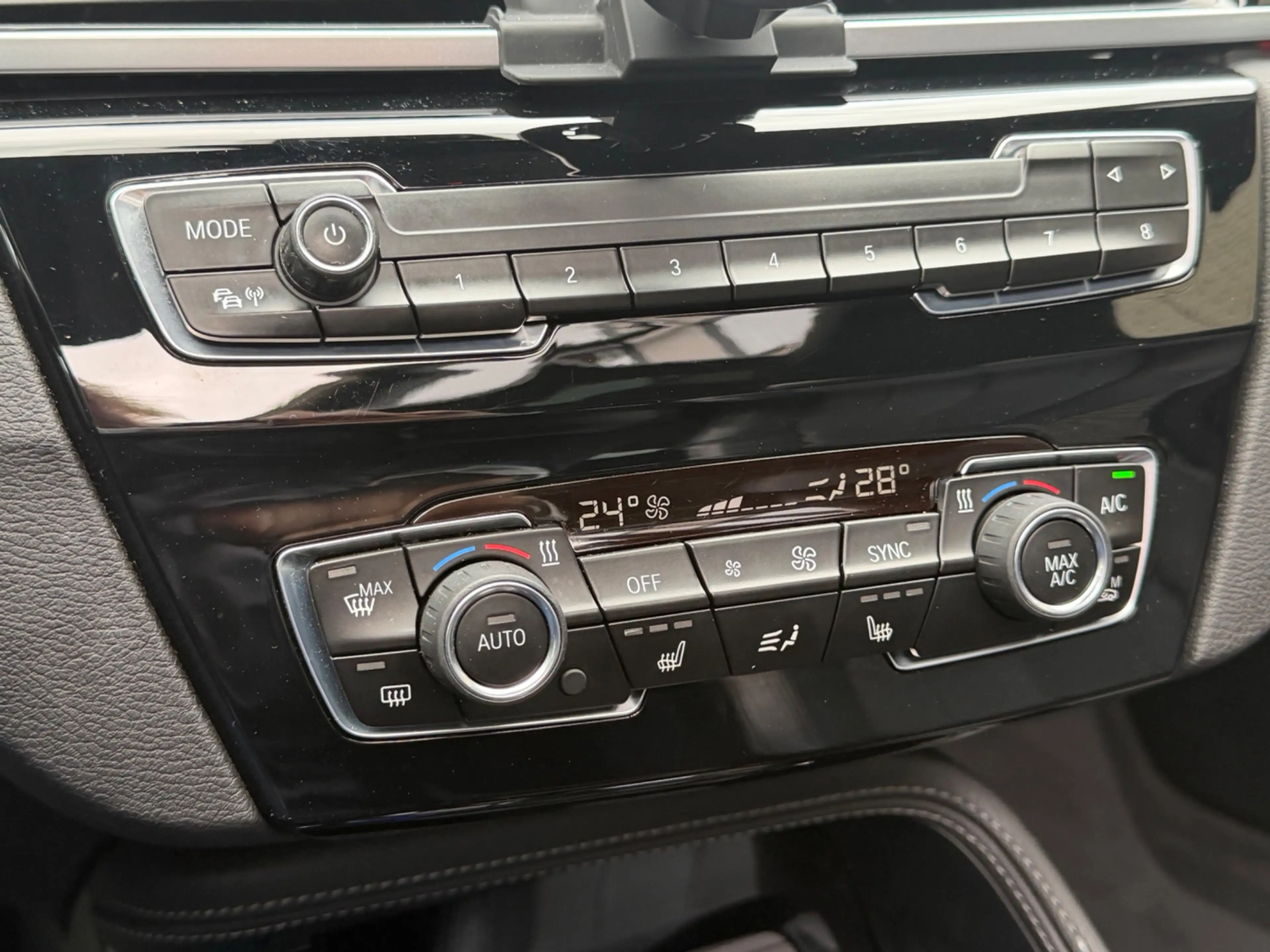 BMW X1 SDrive20i Automaat Orange Edition II, panoramadak, — photo 33