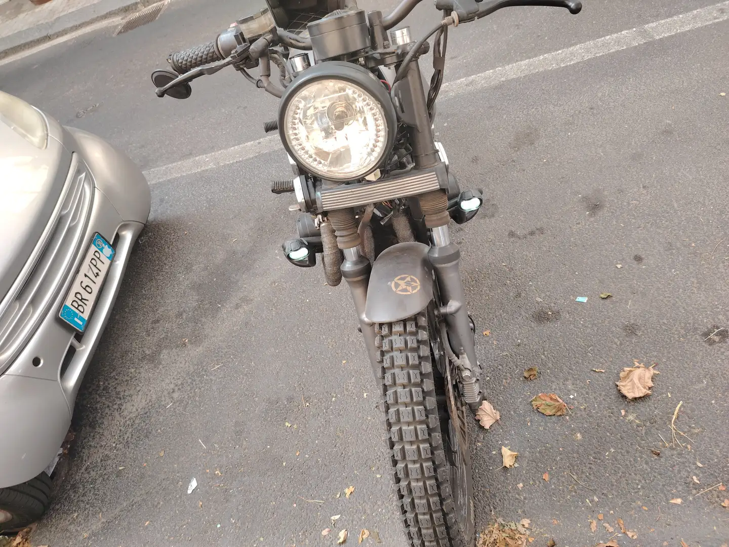 Suzuki GSX 400 F katana Gris - 2